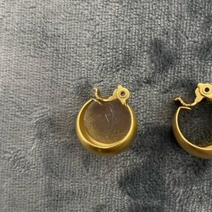 Vintage 60’s Gold Hoop Clip-on Earrings